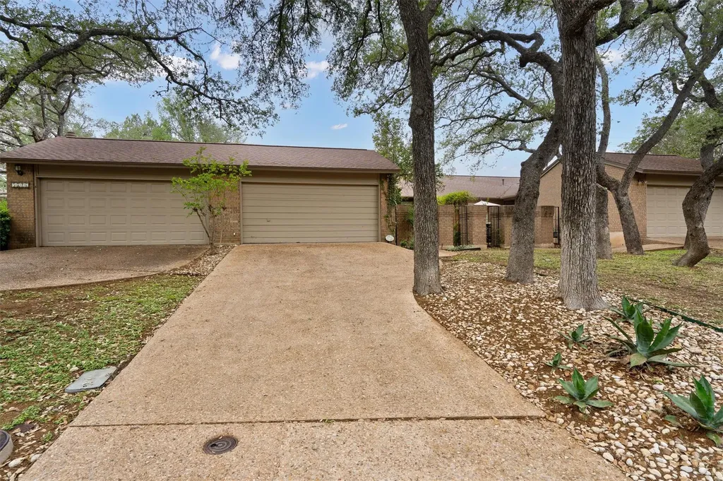 5724 N Scout Island Circle Austin TX 78731