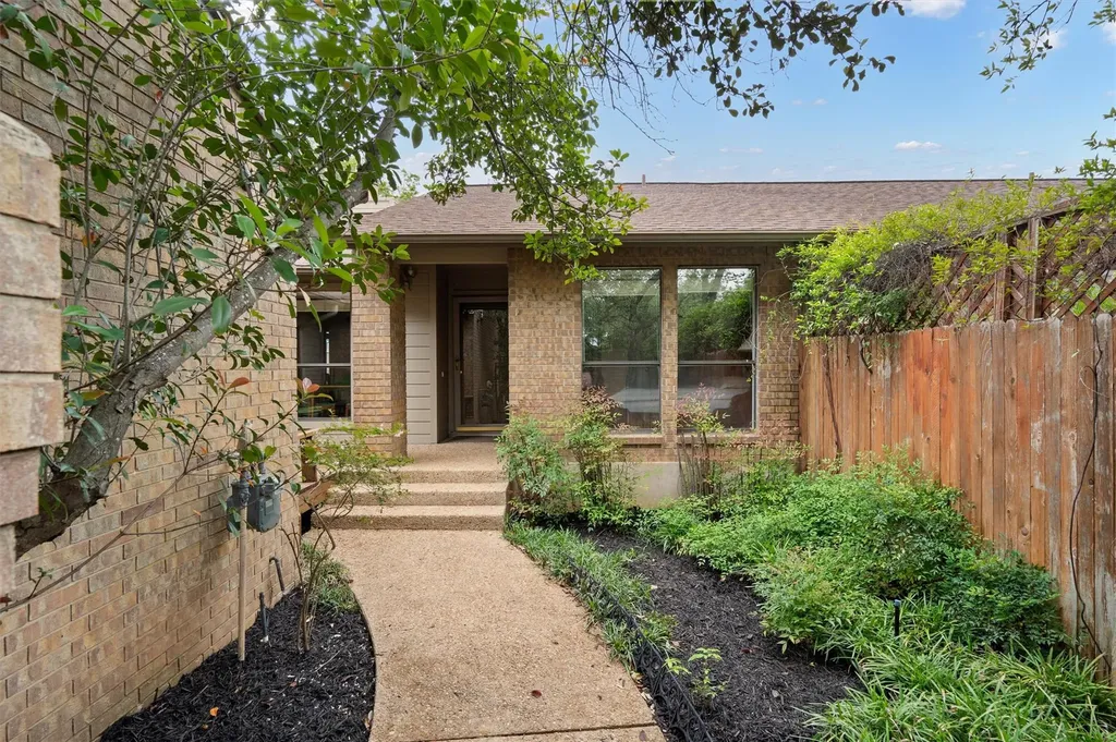 5724 N Scout Island Circle Austin TX 78731