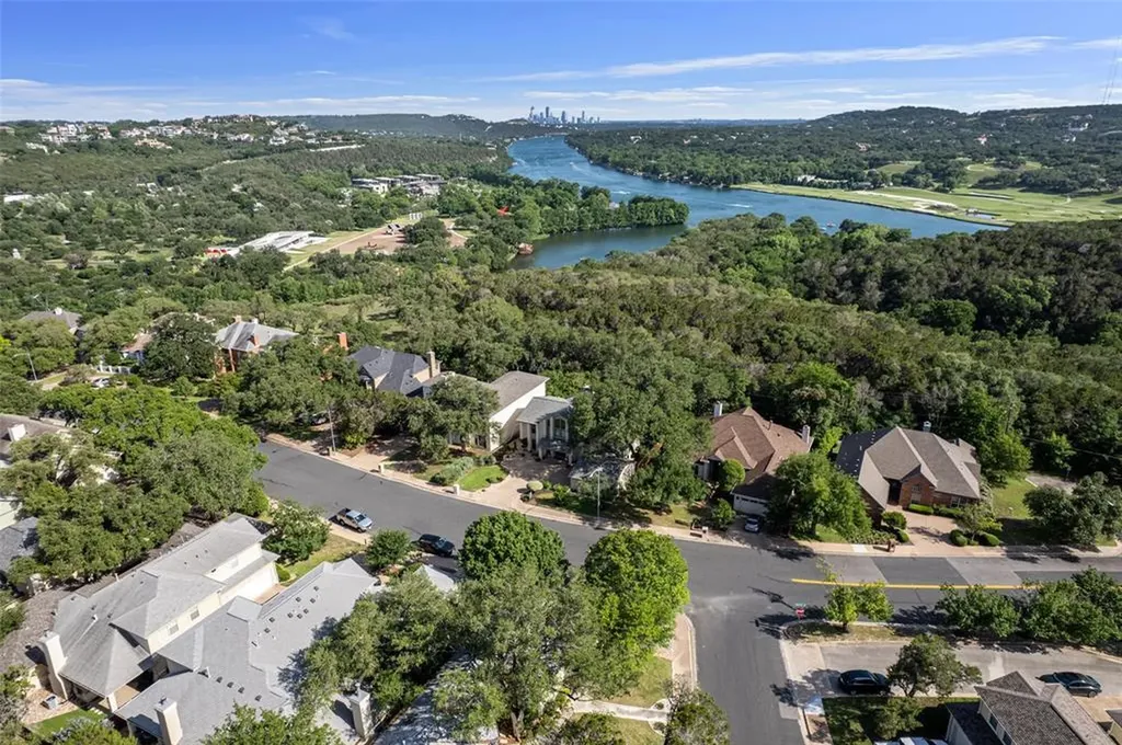 5724 N Scout Island Circle Austin TX 78731