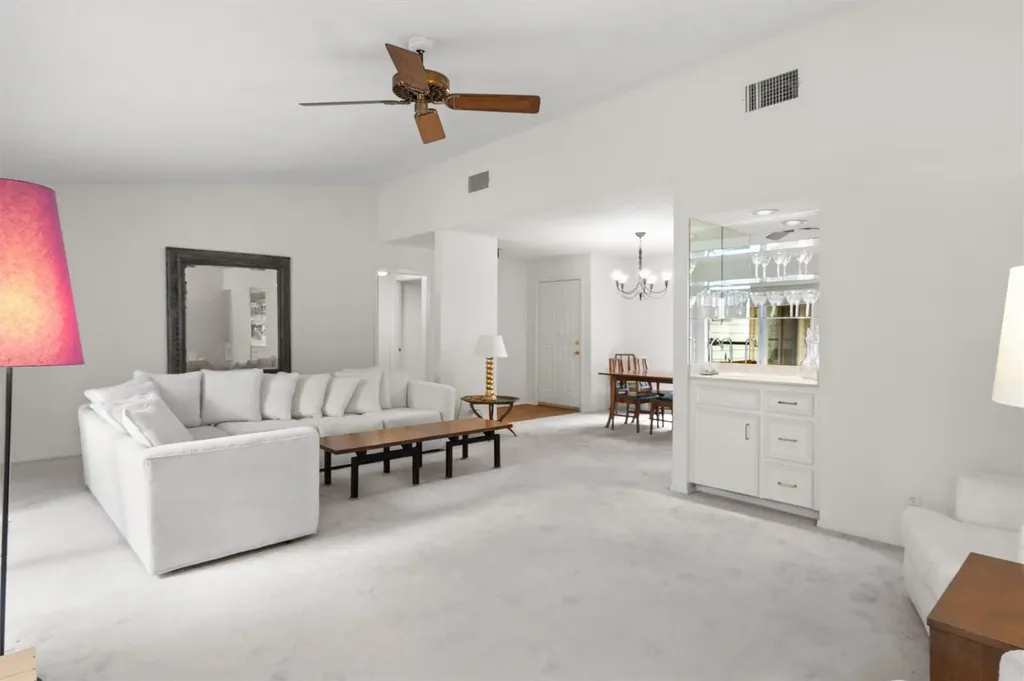 5724 N Scout Island Circle Austin TX 78731