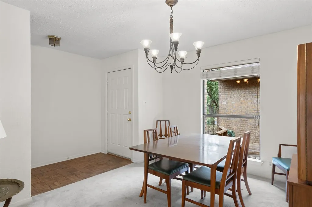 5724 N Scout Island Circle Austin TX 78731