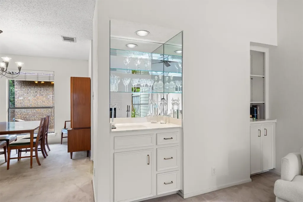 5724 N Scout Island Circle Austin TX 78731