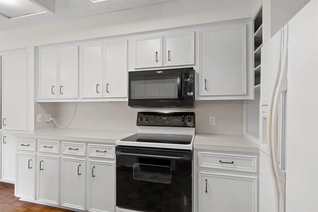 5724 N Scout Island Circle Austin TX 78731