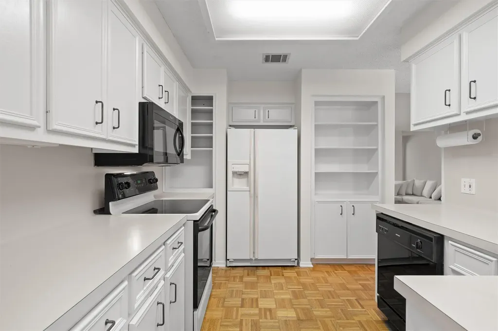 5724 N Scout Island Circle Austin TX 78731