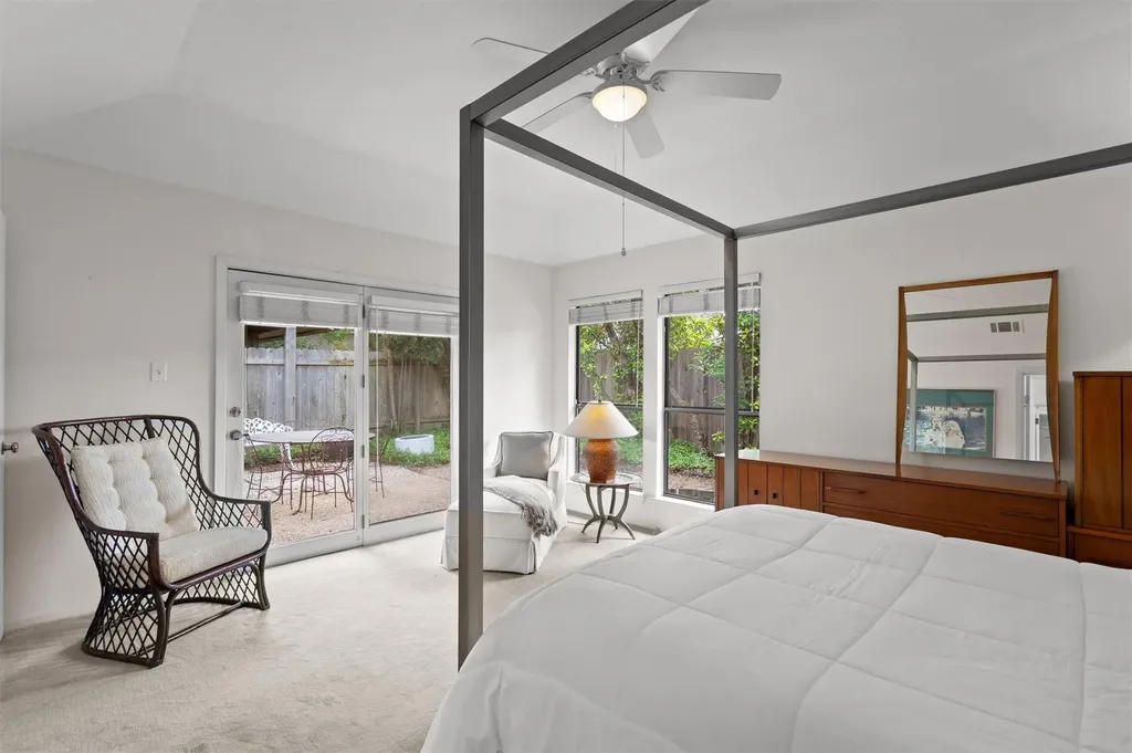 5724 N Scout Island Circle Austin TX 78731