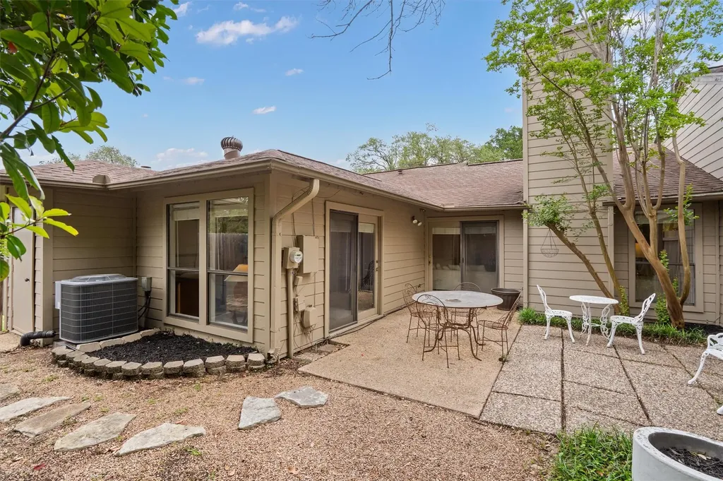 5724 N Scout Island Circle Austin TX 78731