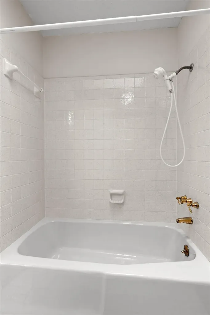 5724 N Scout Island Circle Austin TX 78731