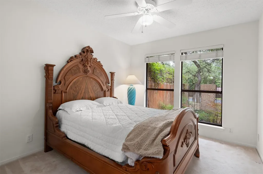 5724 N Scout Island Circle Austin TX 78731