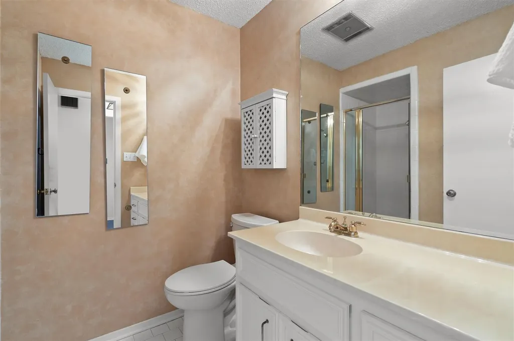 5724 N Scout Island Circle Austin TX 78731