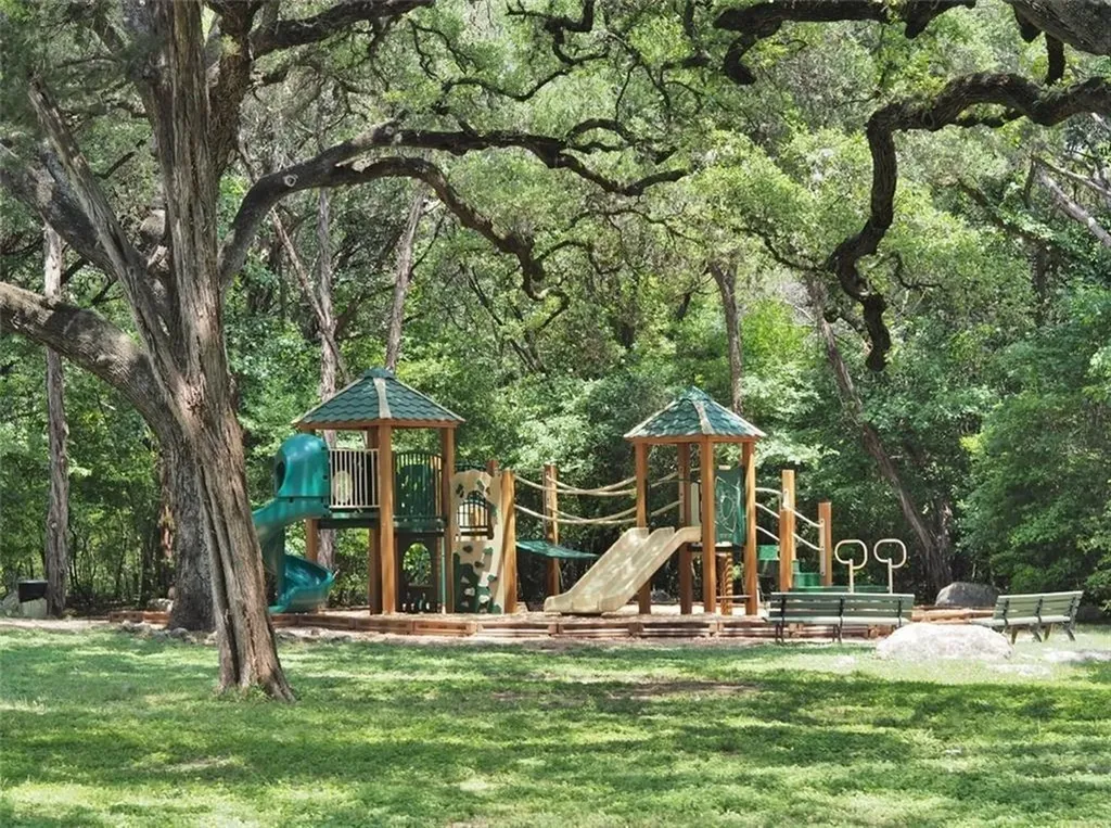 5724 N Scout Island Circle Austin TX 78731