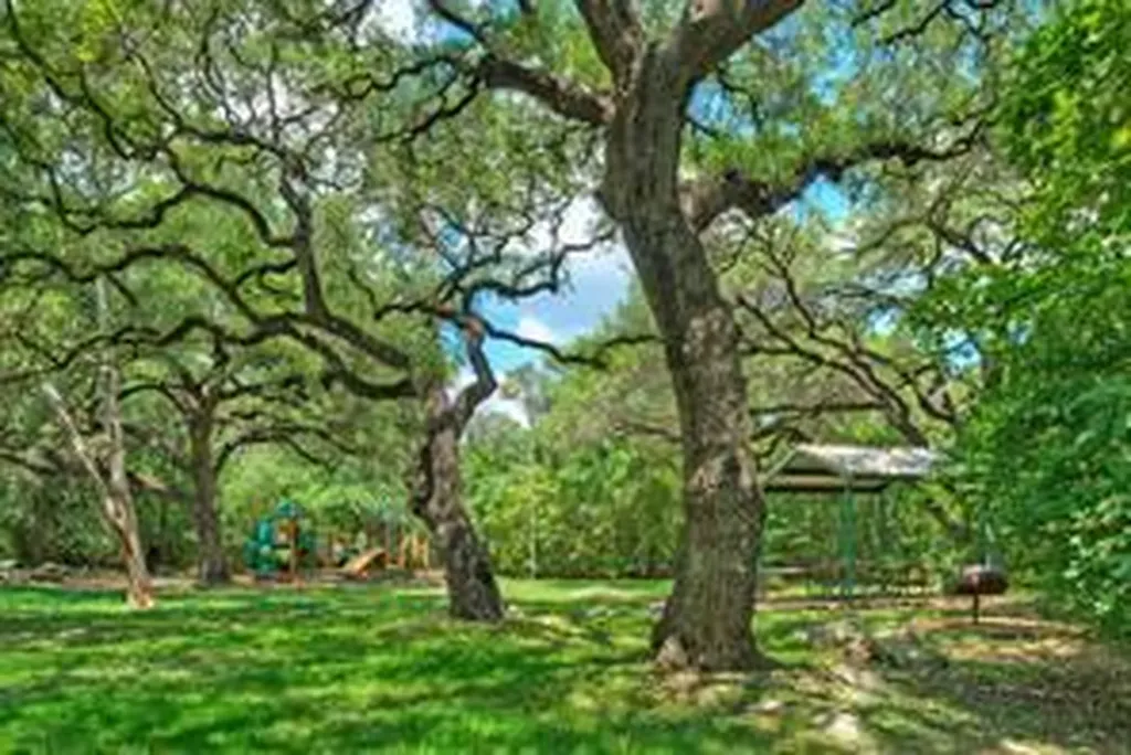 5724 N Scout Island Circle Austin TX 78731