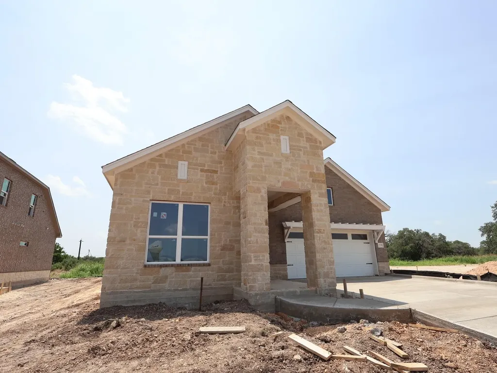 275 Callahan Loop Buda TX 78610