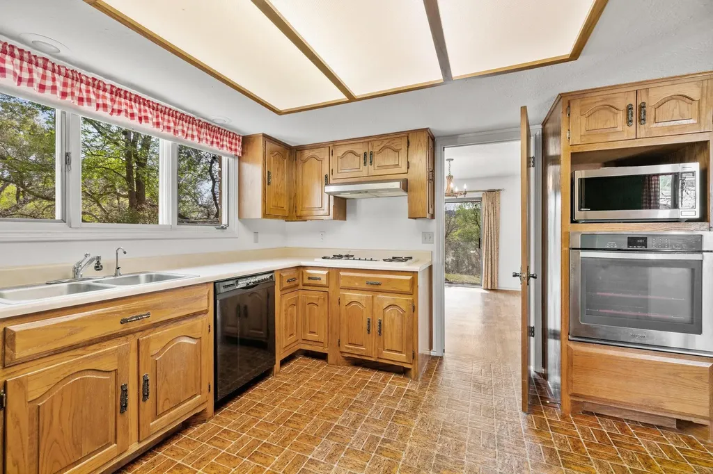 10314 W Darleen Drive Leander TX 78641