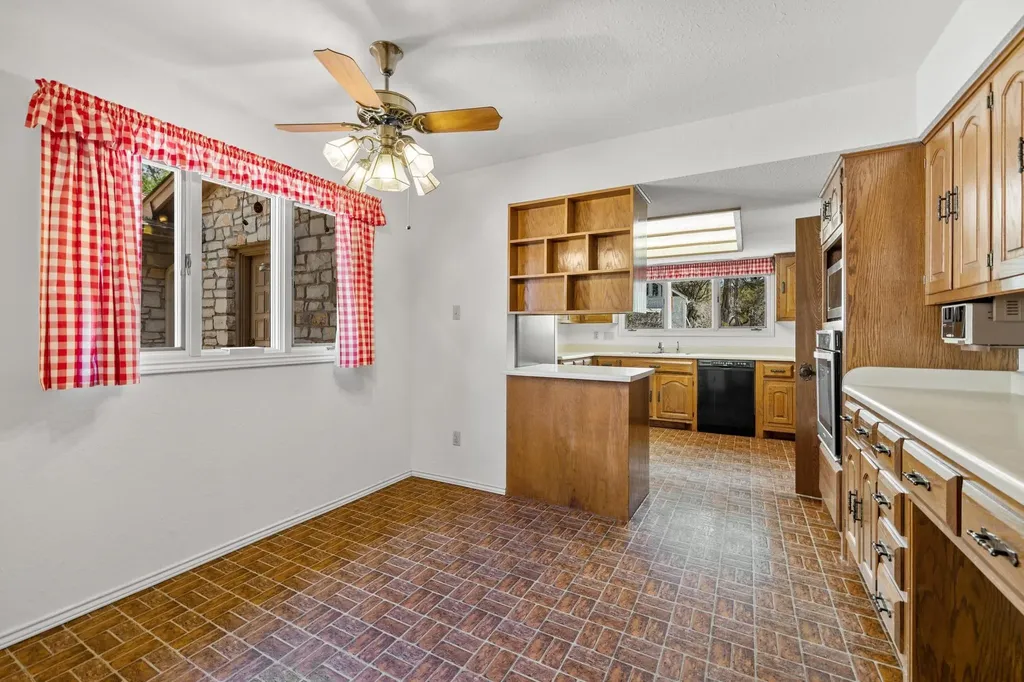 10314 W Darleen Drive Leander TX 78641