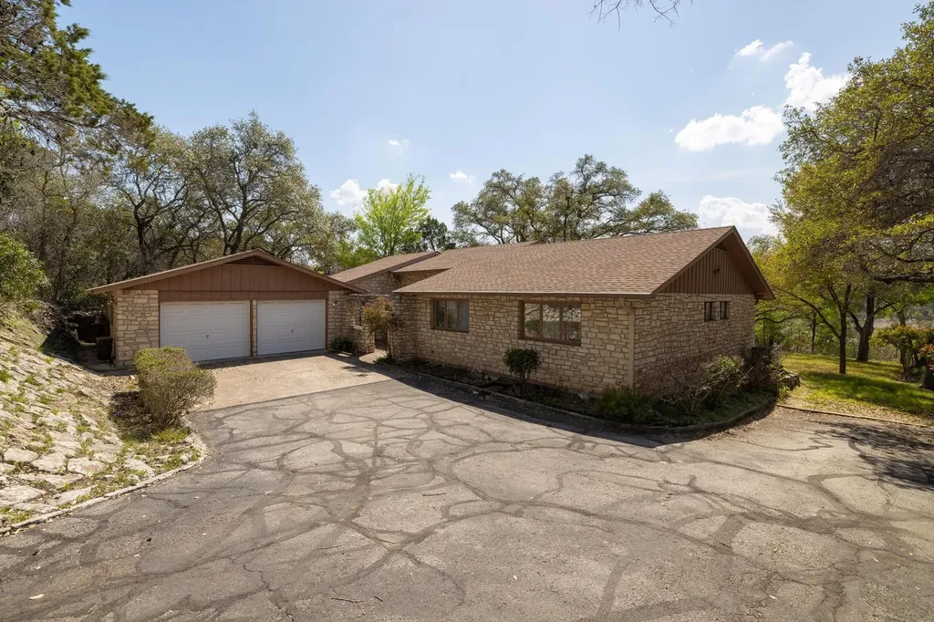 10314 W Darleen Drive Leander TX 78641
