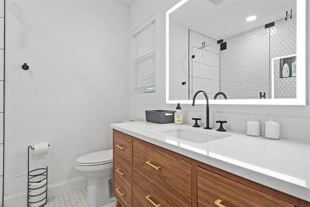 4902 Russet Hill Drive Austin TX 78723