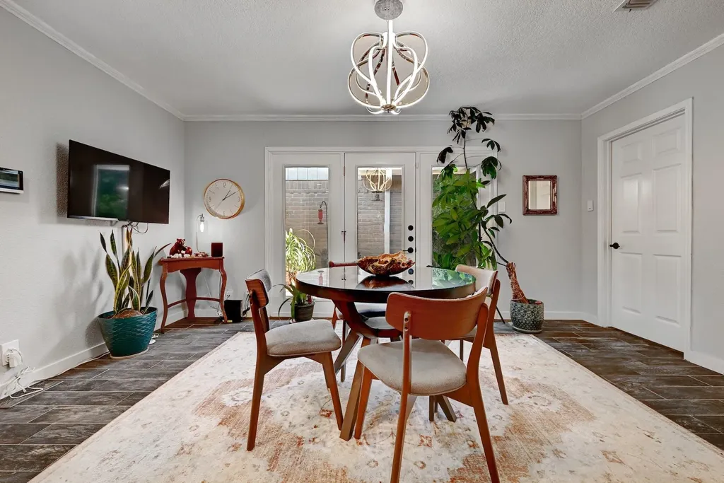 11133 Pinehurst Drive Austin TX 78747