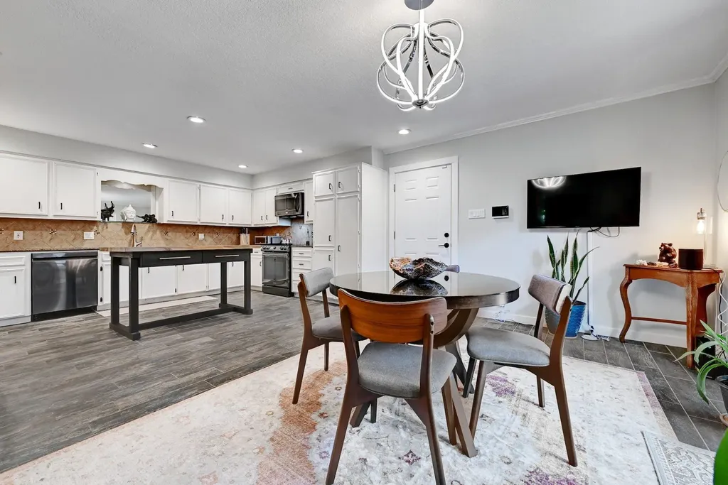11133 Pinehurst Drive Austin TX 78747