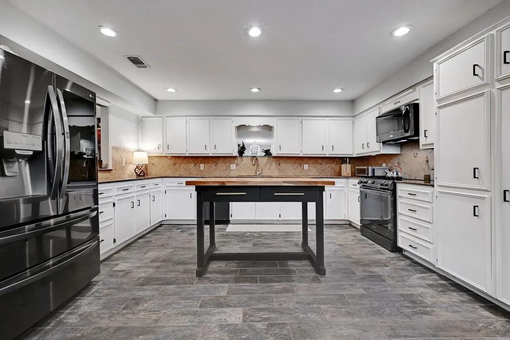 11133 Pinehurst Drive Austin TX 78747