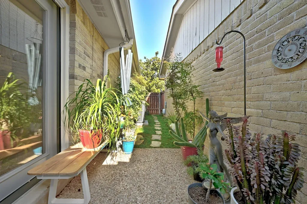 11133 Pinehurst Drive Austin TX 78747