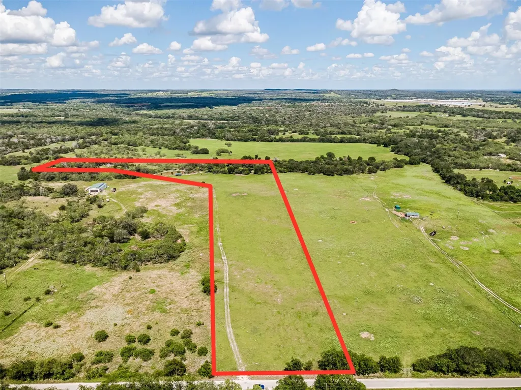 3109 Tenney Creek Road Luling TX 78648