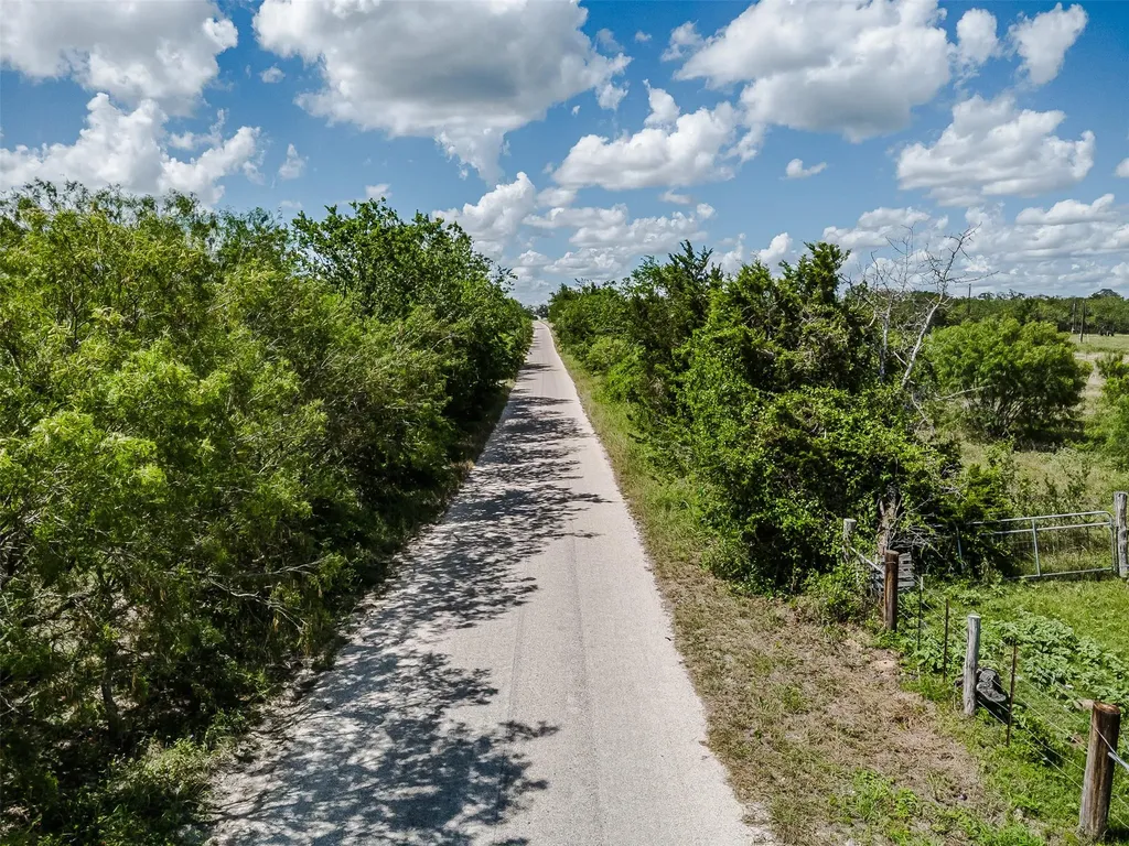 3109 Tenney Creek Road Luling TX 78648