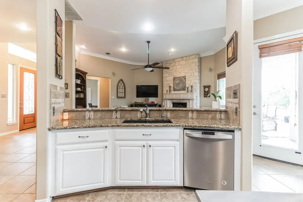 10905 W Cave Boulevard Dripping Springs TX 78620