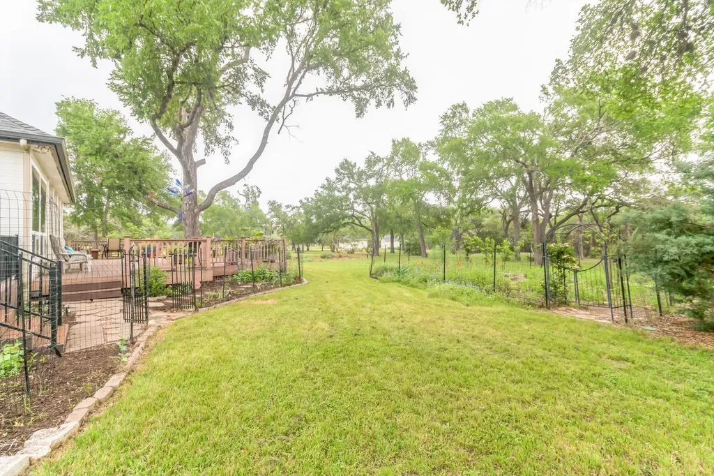 10905 W Cave Boulevard Dripping Springs TX 78620