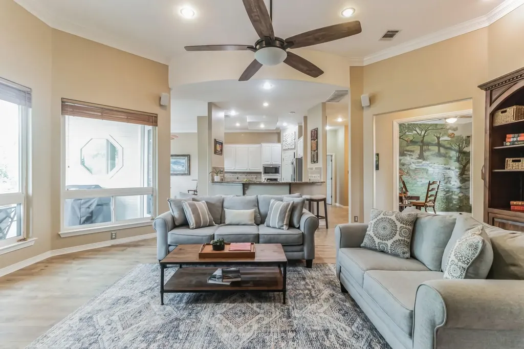 10905 W Cave Boulevard Dripping Springs TX 78620