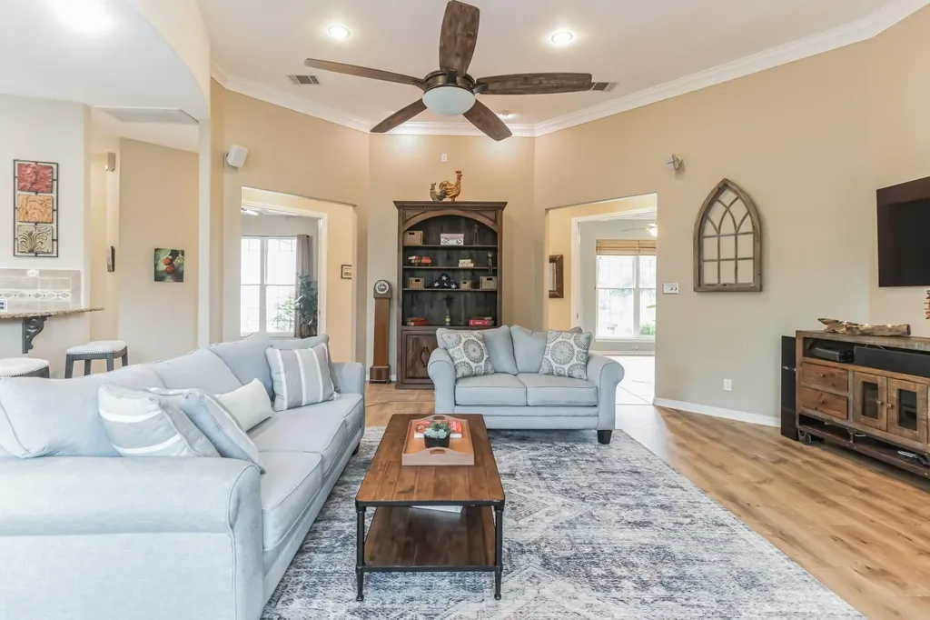 10905 W Cave Boulevard Dripping Springs TX 78620
