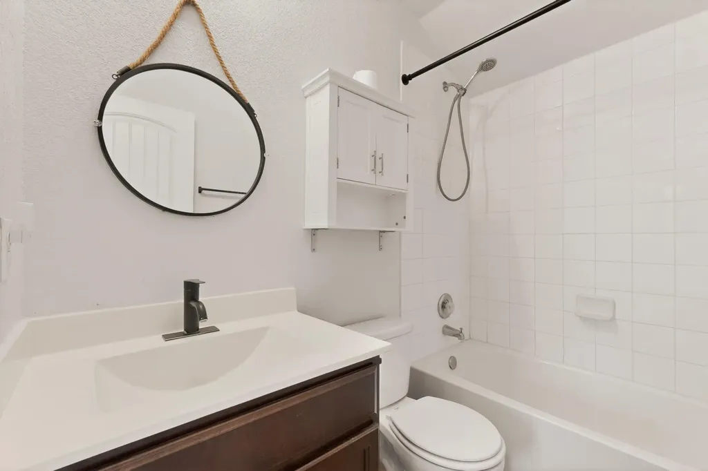 5905 Diamondleaf Bend Austin TX 78724