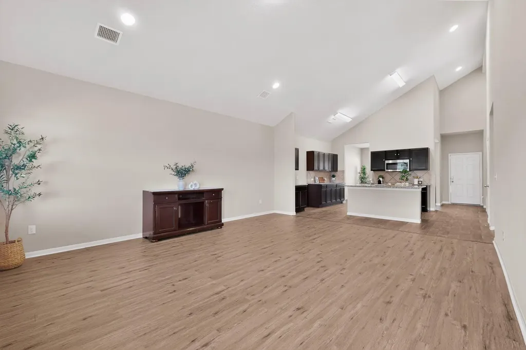 5905 Diamondleaf Bend Austin TX 78724