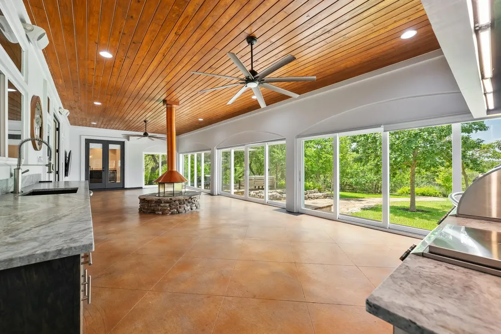 1012 Quail Ridge Drive Dripping Springs TX 78620