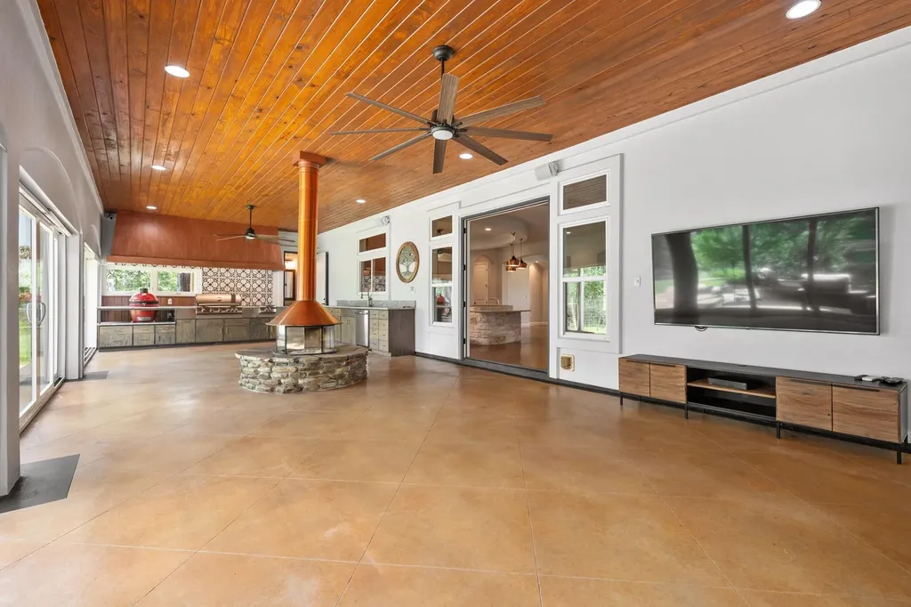 1012 Quail Ridge Drive Dripping Springs TX 78620