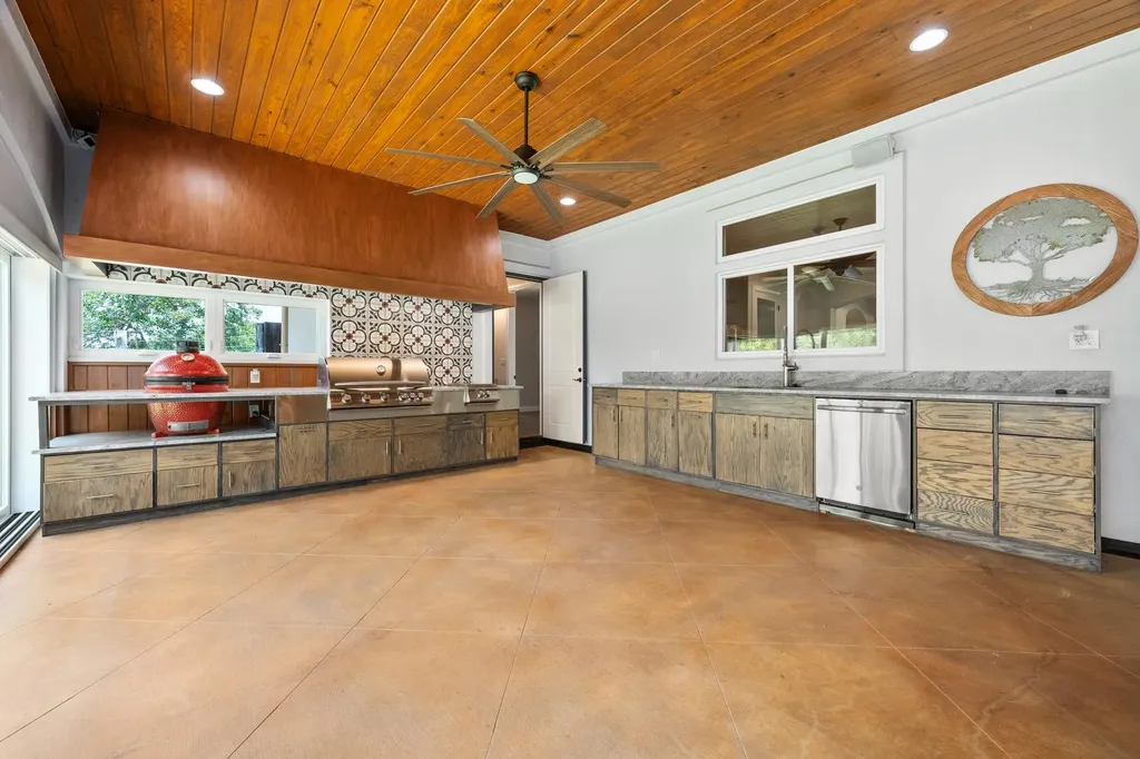 1012 Quail Ridge Drive Dripping Springs TX 78620