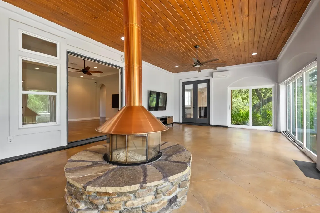 1012 Quail Ridge Drive Dripping Springs TX 78620