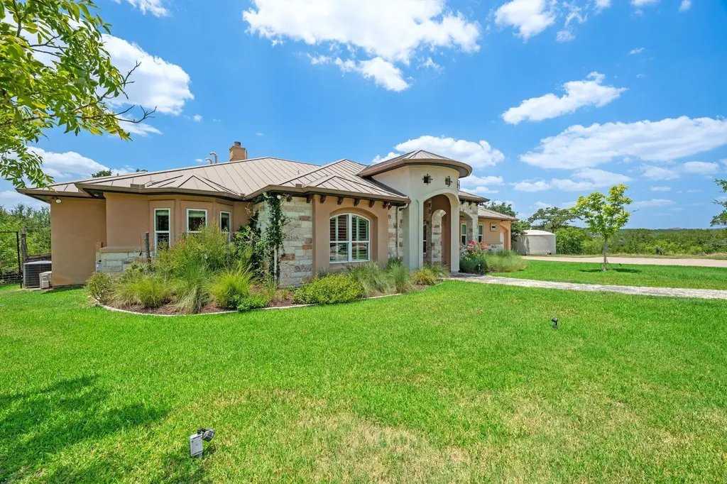 1012 Quail Ridge Drive Dripping Springs TX 78620