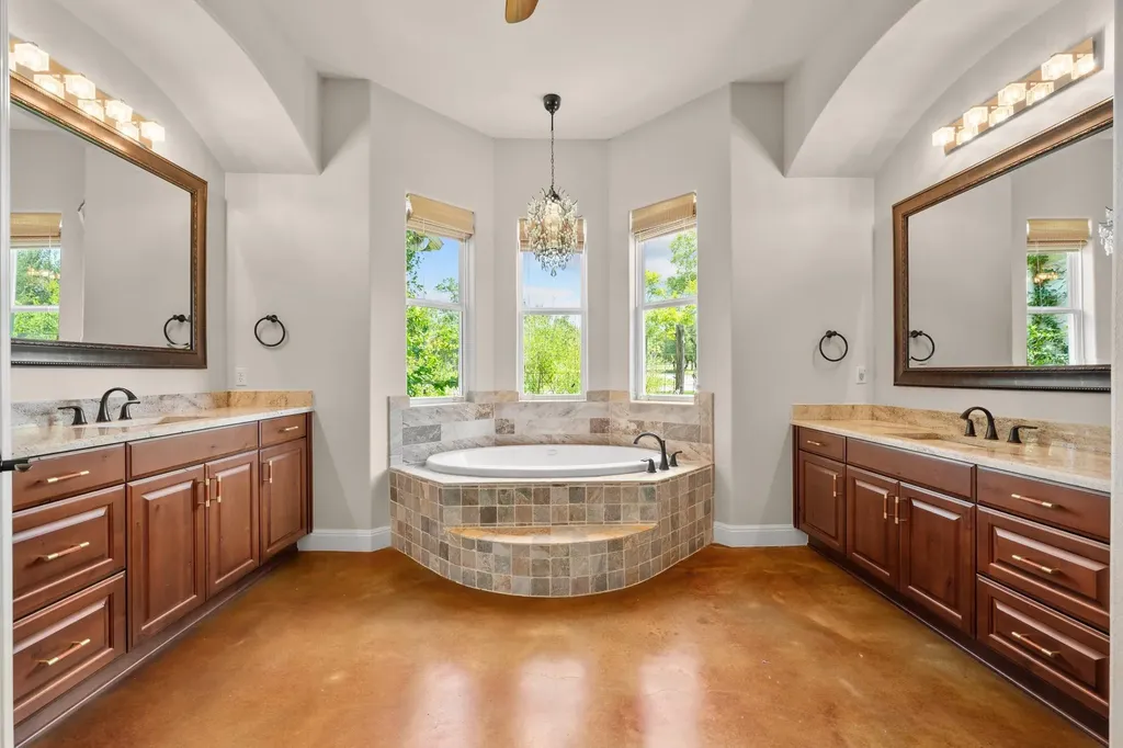 1012 Quail Ridge Drive Dripping Springs TX 78620