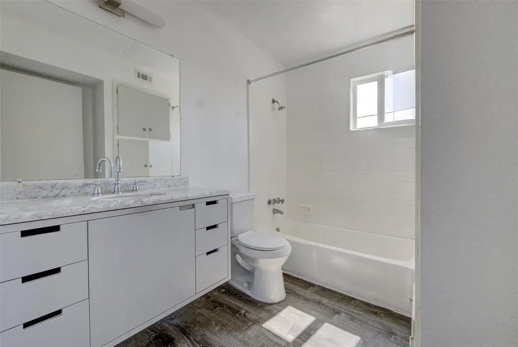 1306 E Saint Johns Avenue Austin TX 78752