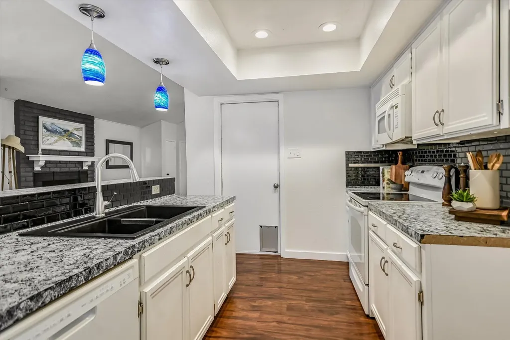 623 Buckskin Drive N Round Rock TX 78681