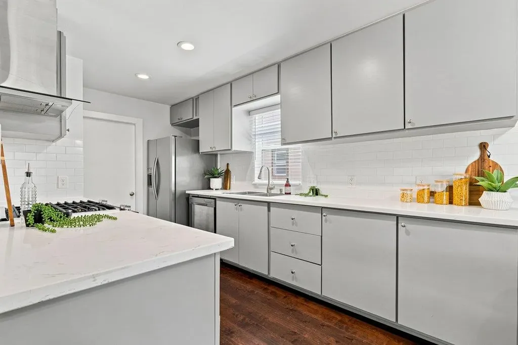 5611 Porsche Lane Austin TX 78749