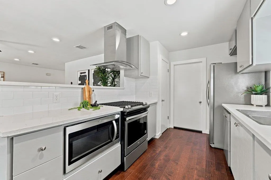 5611 Porsche Lane Austin TX 78749