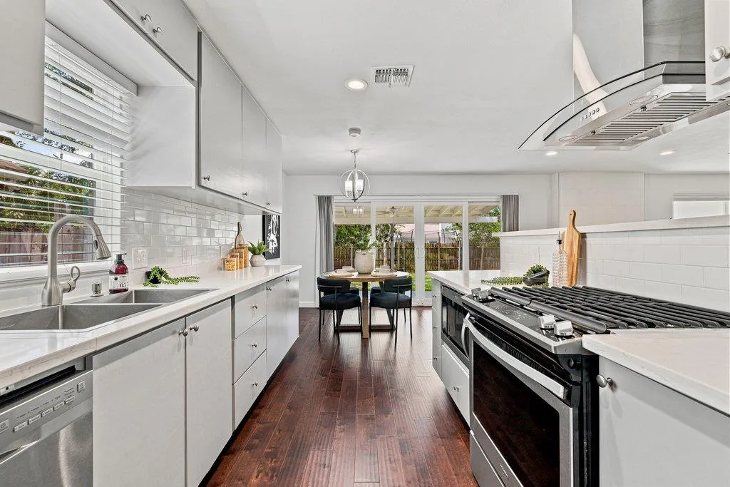 5611 Porsche Lane Austin TX 78749