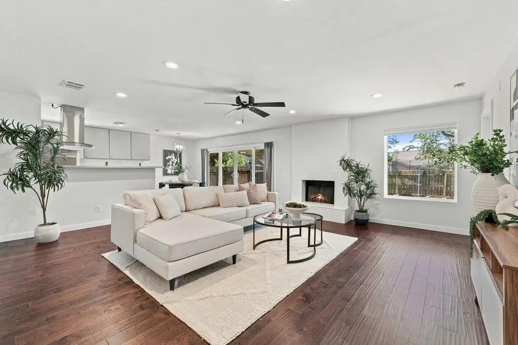 5611 Porsche Lane Austin TX 78749