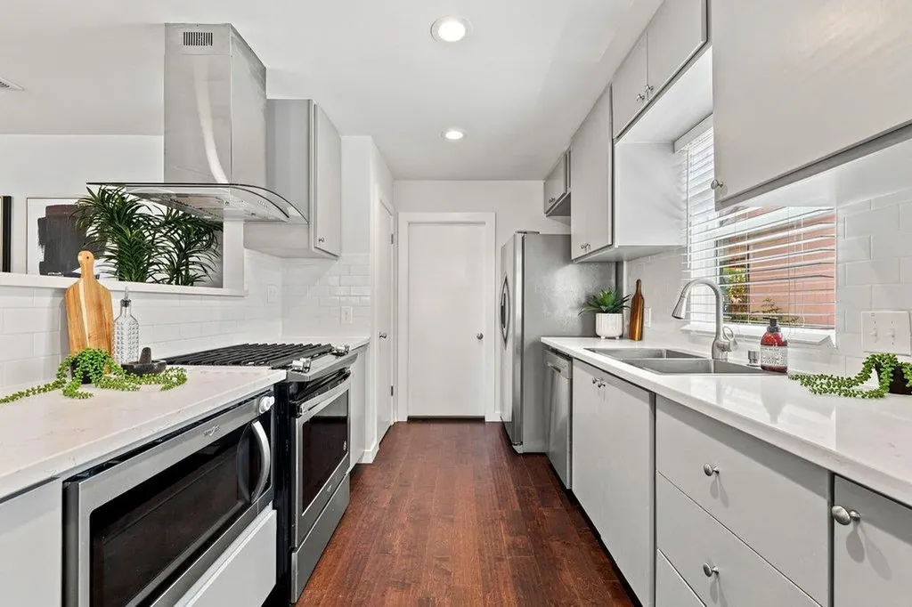 5611 Porsche Lane Austin TX 78749
