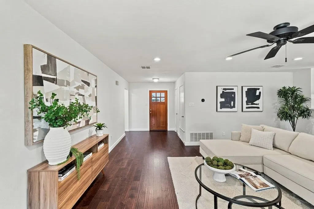 5611 Porsche Lane Austin TX 78749