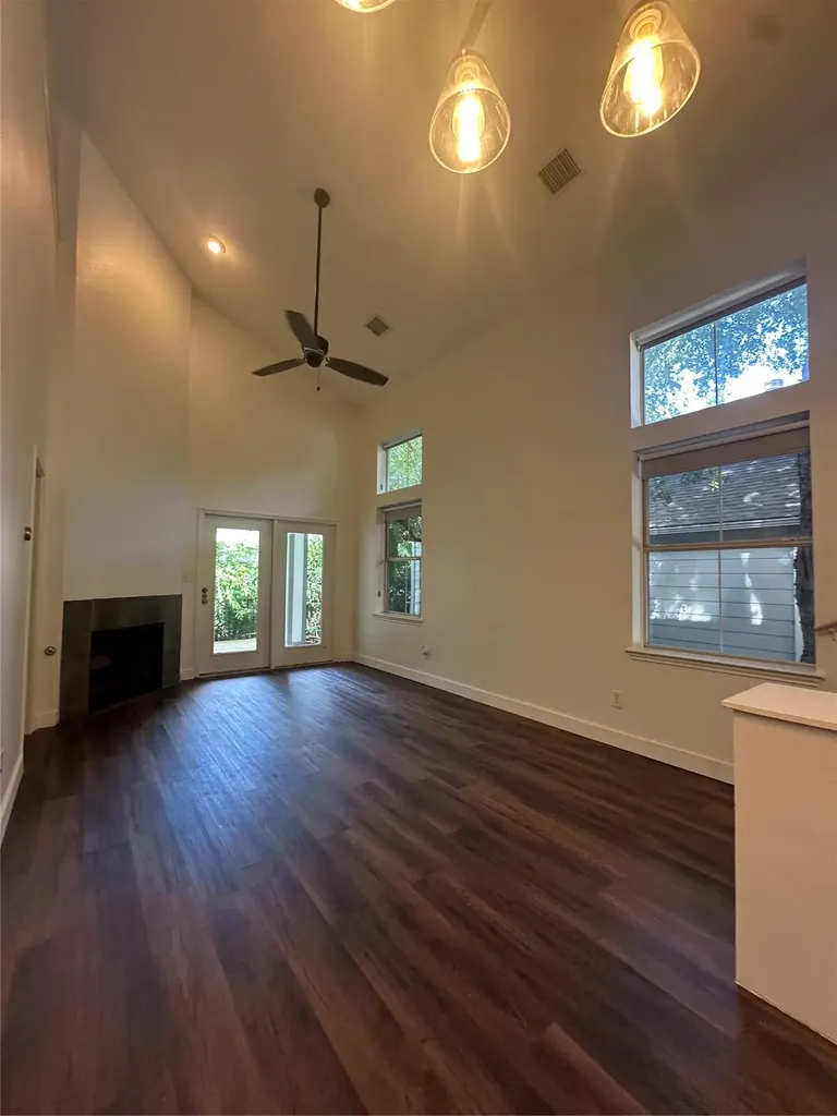 1011 Brodie Street Austin TX 78704