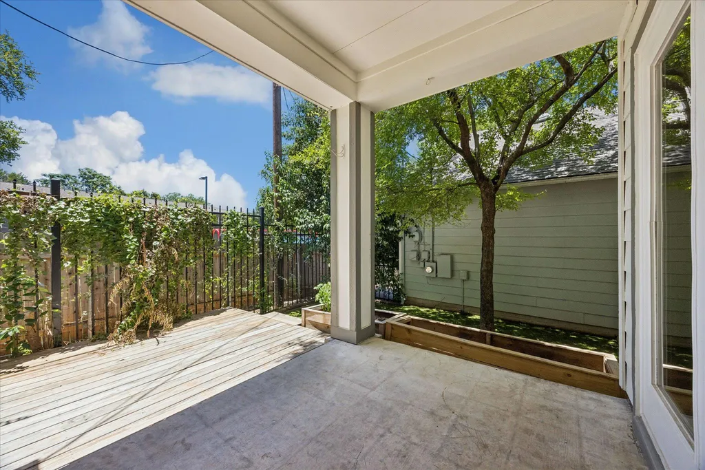 1011 Brodie Street Austin TX 78704