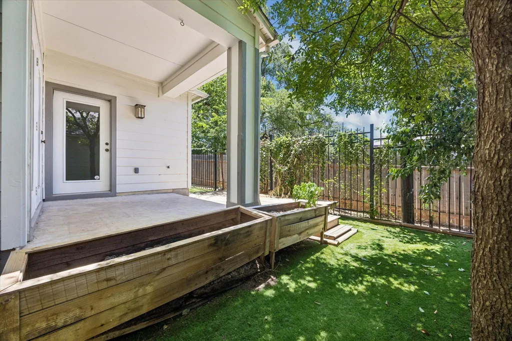 1011 Brodie Street Austin TX 78704