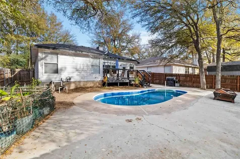 106 Shadow Wood Trail Cedar Creek TX 78612